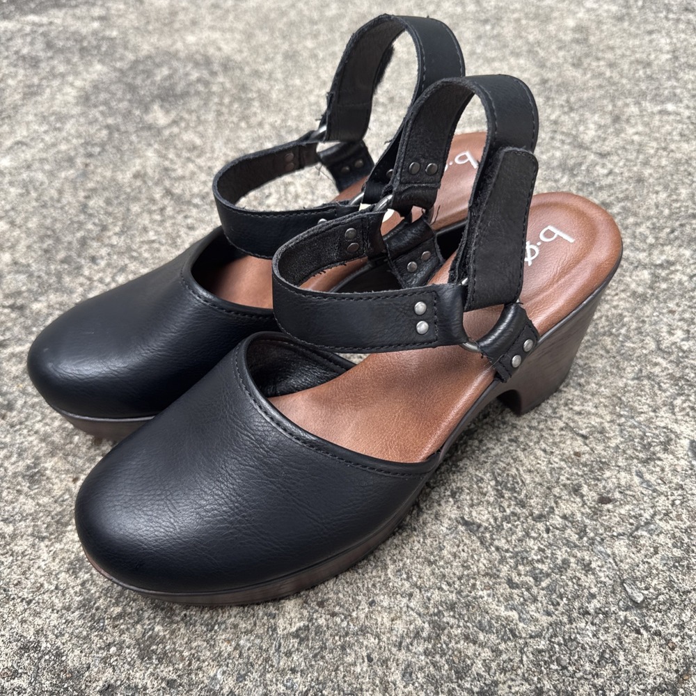 BOC Natasha Black Clog Sandals Women's Size 9 Vegan Leather Platform Shoes